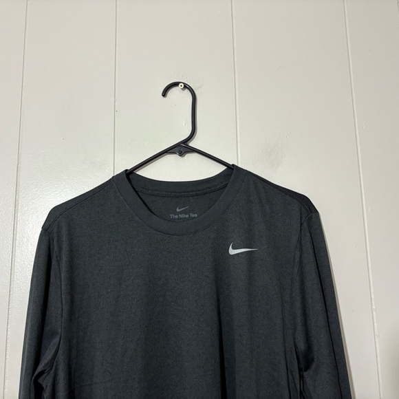 Nike Dri-FIT Legend Mens Long-Sleeve Fitness Top Tee DX0095-32 Size S NWT - Picture 3 of 9